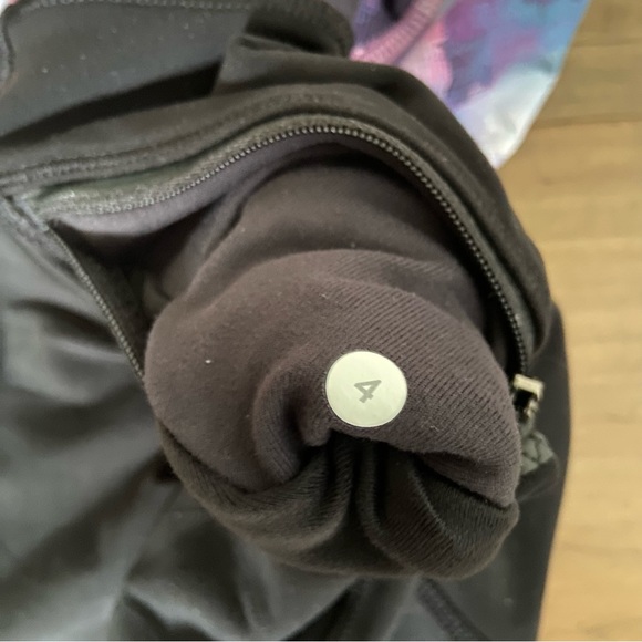 Lululemon Toasty Tech Tights - Picture 4 of 6